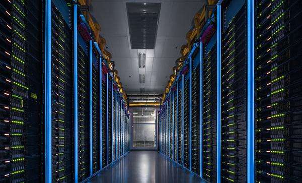 數(shù)據(jù)機(jī)房工程中的智能化動(dòng)環(huán)監(jiān)控系統(tǒng) 設(shè)計(jì)與施工一體化實(shí)踐